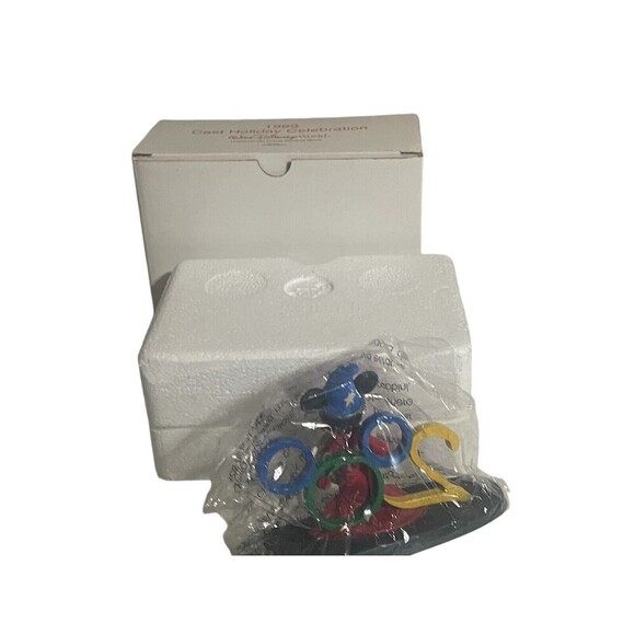 1999 Cast Holiday Celebration Walt Disney World Mickey Sorcerer 2000 Clock - NIB - Picture 4 of 16